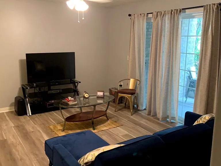 1498 N 1335 W — Photo 2