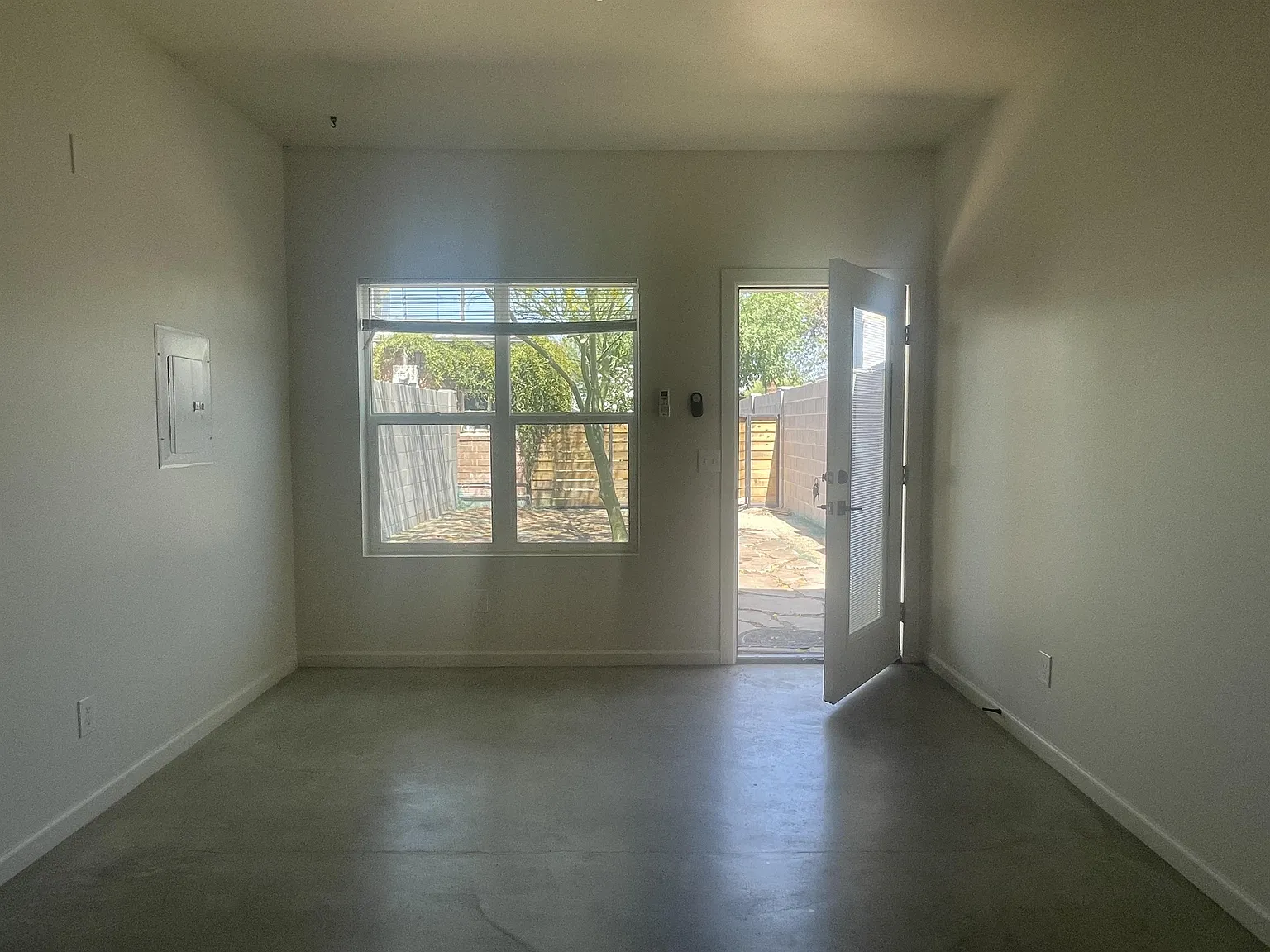 1523 E. Cambridge - GH — Photo 4