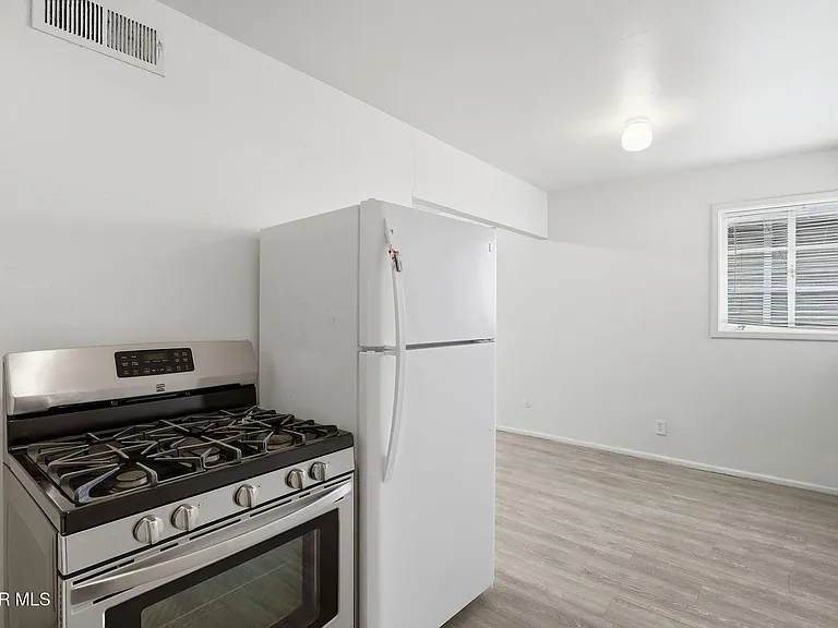 3912 Kemp Ave #6 — Photo 8