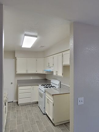 5th image of 501 E Alamo St