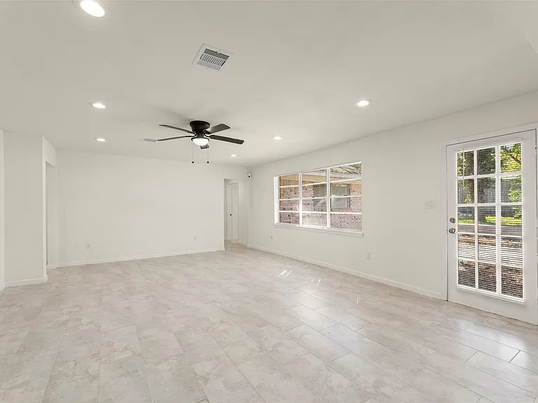 22019 Kenchester Dr — Photo 12