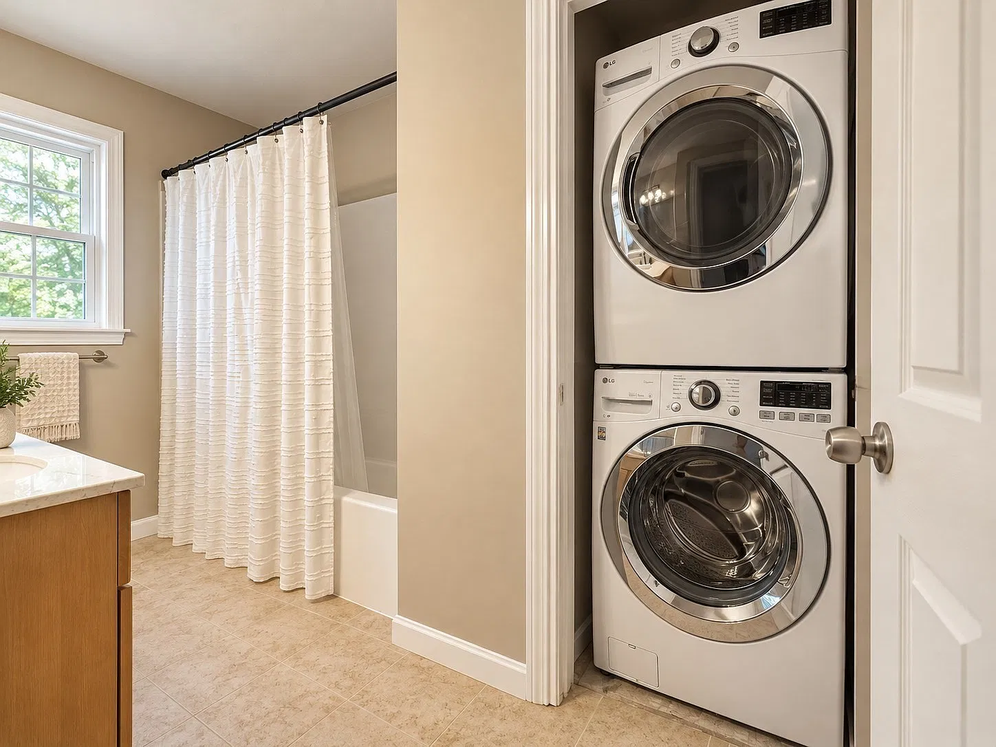 2 bed, 1.5 bath, 1228 sqft, $3,000 — Photo 4