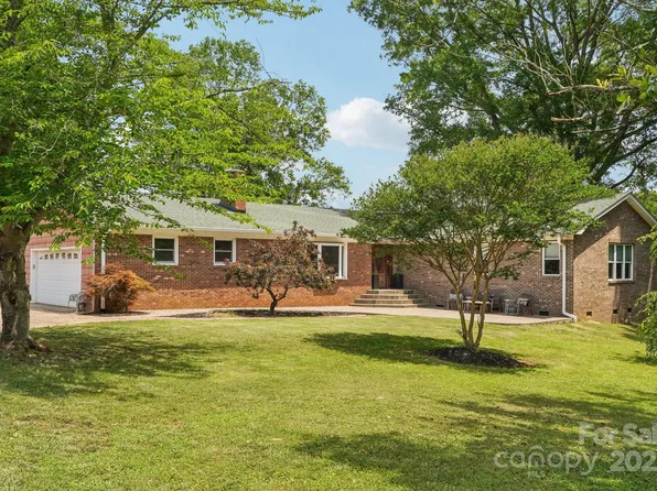 327 Johnson Dairy Rd, Mooresville, NC 28115