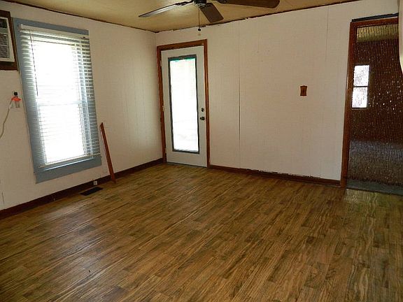 3rd image of 1111 Illinois Ave