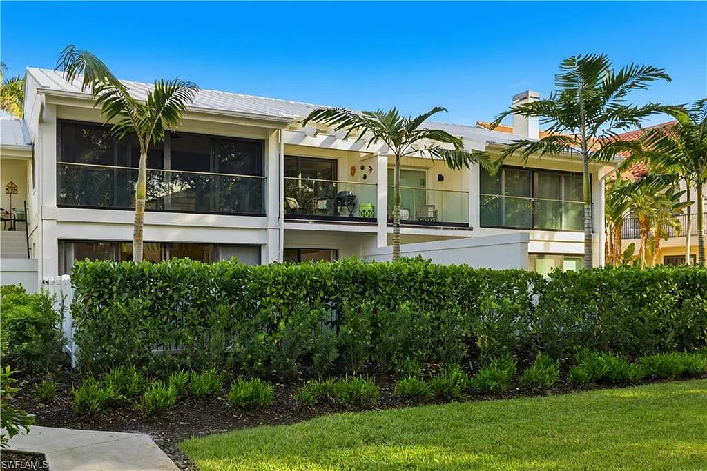 2 bed, 2.0 bath, 1300 sqft, $7,500 — Photo 4