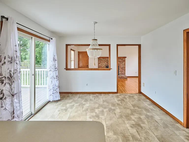 815 Clawson Ave — Photo 15