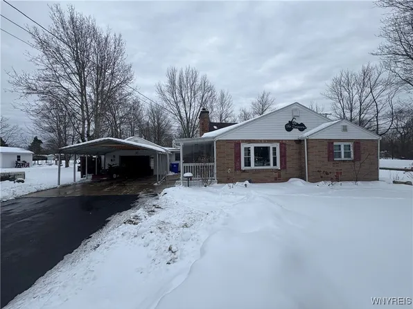 132 Grove St, Angola, NY 14006