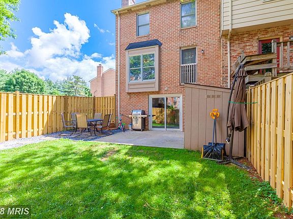 Exterior Rear View - NEW Fence