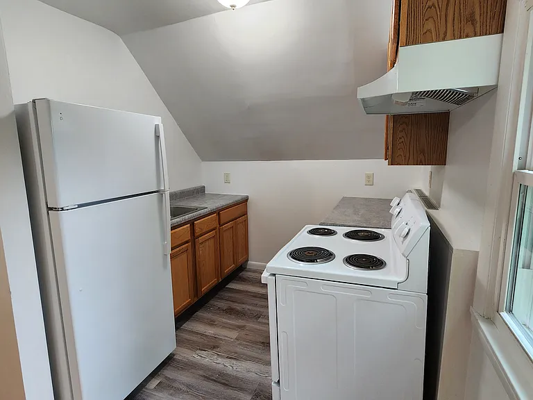 155 S Lake Ave #5 — Photo 3