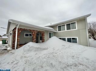 524 W 37th St, Hibbing, MN 55746