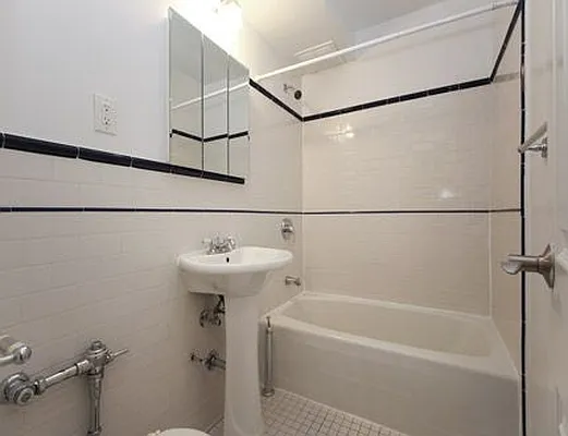 Rented by SW Queens Mezzanine | media 2
