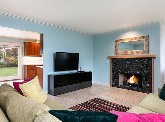 326 Day Rd-008-10-Living Room-MLS_Size