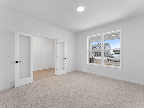 4th image of 1930 Tamarack Rd