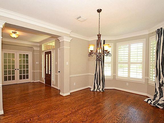5th image of 7902 Heather Dale Ct