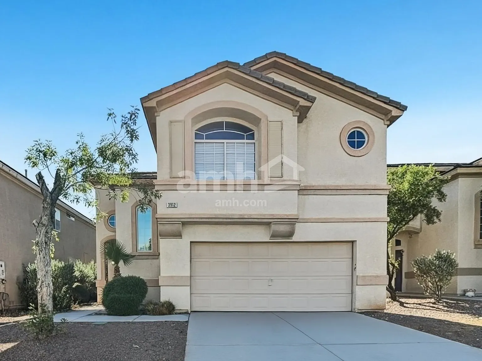 3 bed, 2.5 bath, 2090 sqft, $2,220 — Photo 1