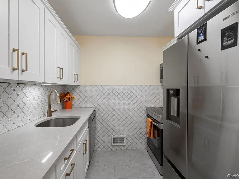 54 School St #121 — Photo 2