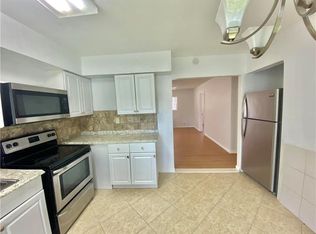 18 SW 5th St #20-B, Hallandale, FL 33009