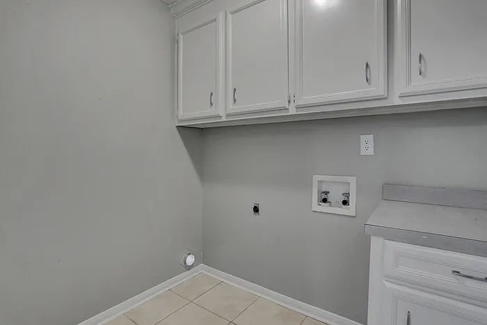 211 Oak Brook Dr — Photo 8