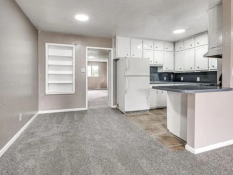 313 E Northrup Dr — Photo 4