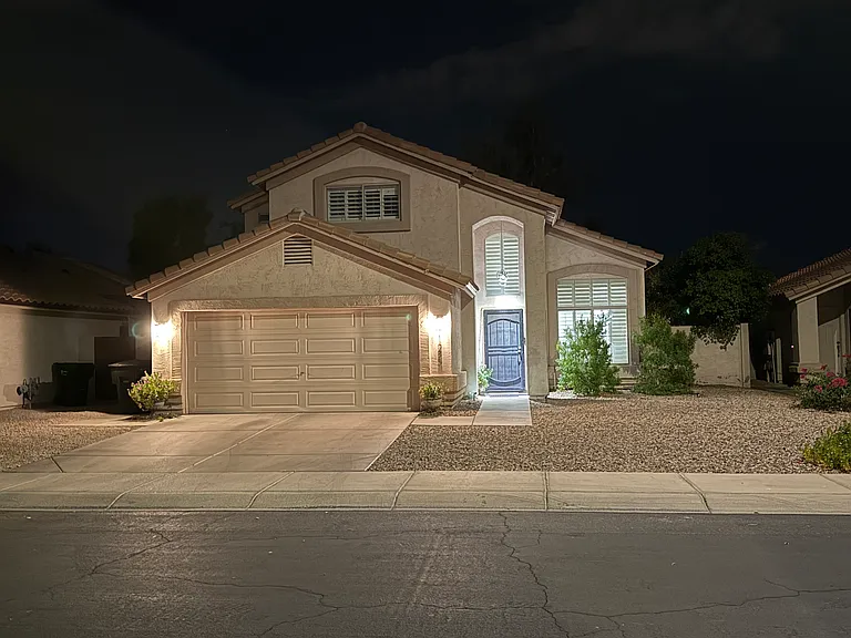 1285 W Kingbird Dr — Photo 1