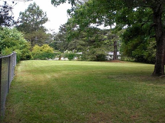 Peaceful, Fenced Backyard