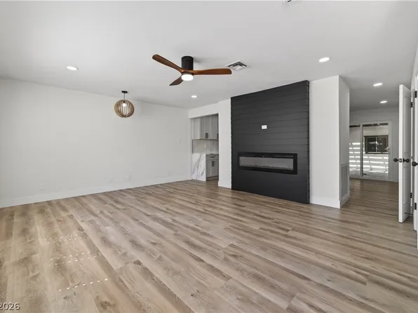335 Greenbriar Townhouse Way #Townhouse, Las Vegas, NV 89121
