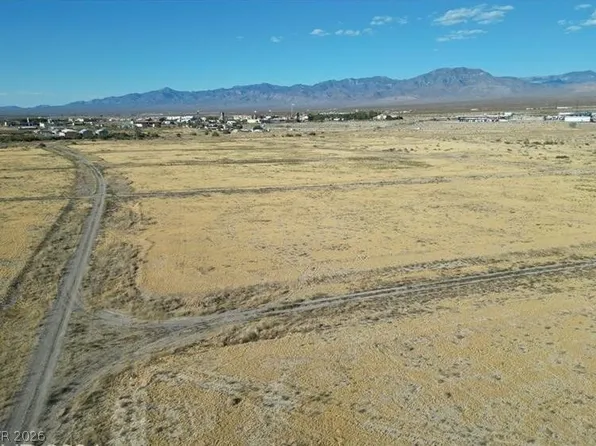 1581 E Eaglewing St, Pahrump, NV 89048