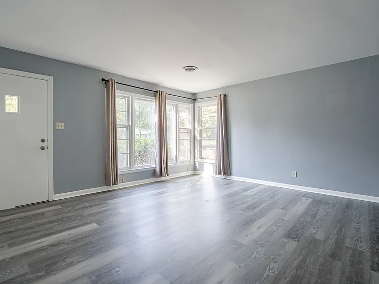 7419 Lamar Ave — Photo 5