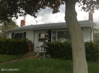 1121 Willow Dr, Colon, MI 49040