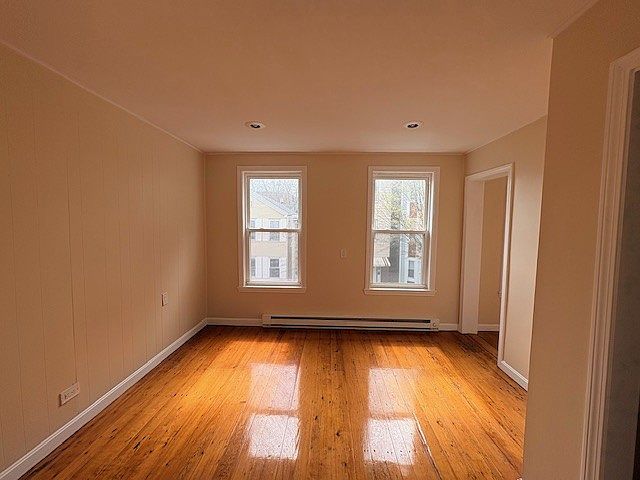 1st image of 72 Liverpool St #2