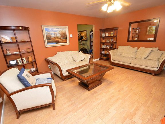 2nd image of 252 Shady Oaks Dr E