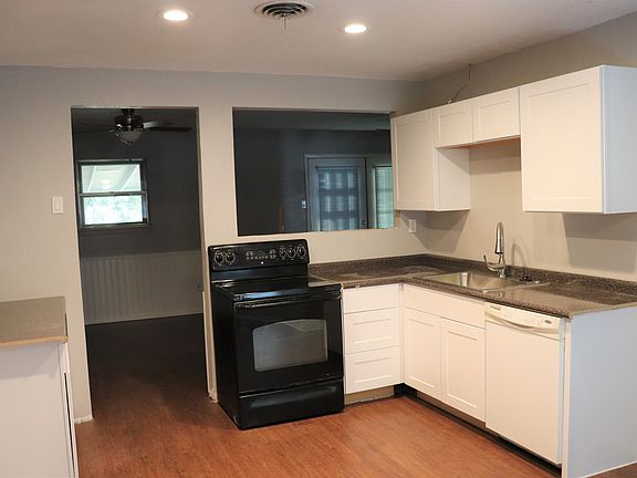 3rd image of 4128 Field St