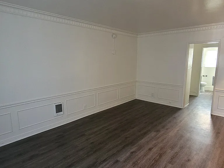 435 S Norton Ave — Photo 17