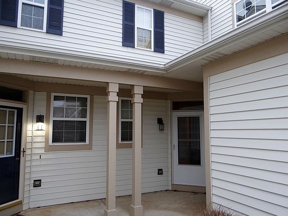 2nd image of 2820 White Thorn Cir #2820