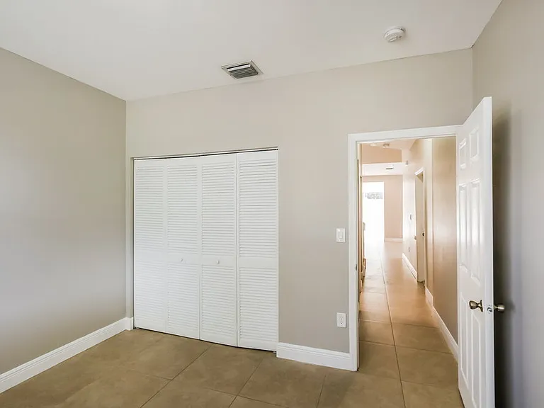 15618 SW 112th Dr — Photo 15