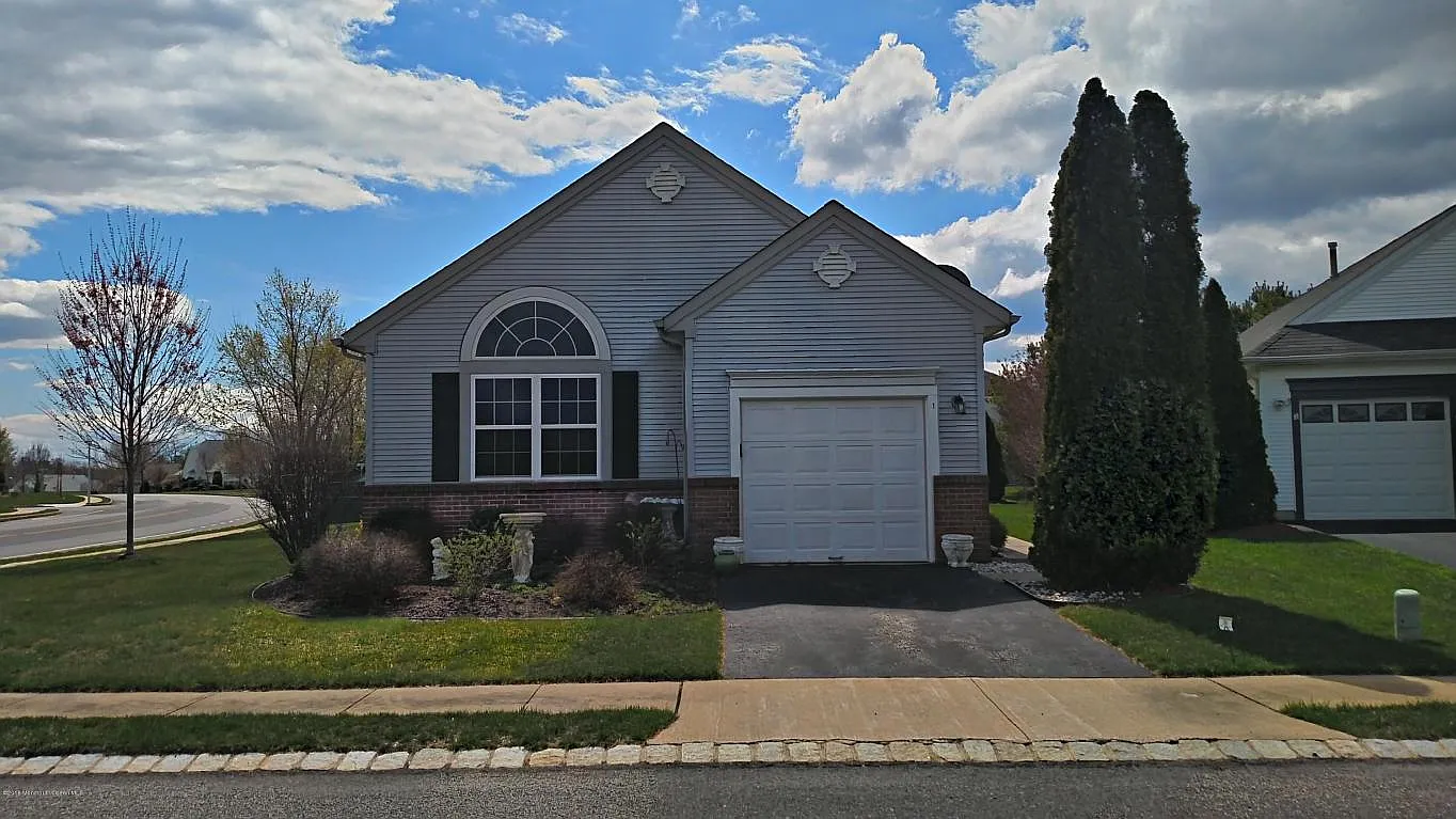 1 Gabriella Cir photo 1