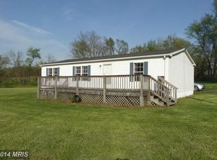 1676 Earle Rd, Charles Town, WV 25414