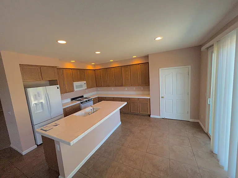 6001 Jefjen Way — Photo 9