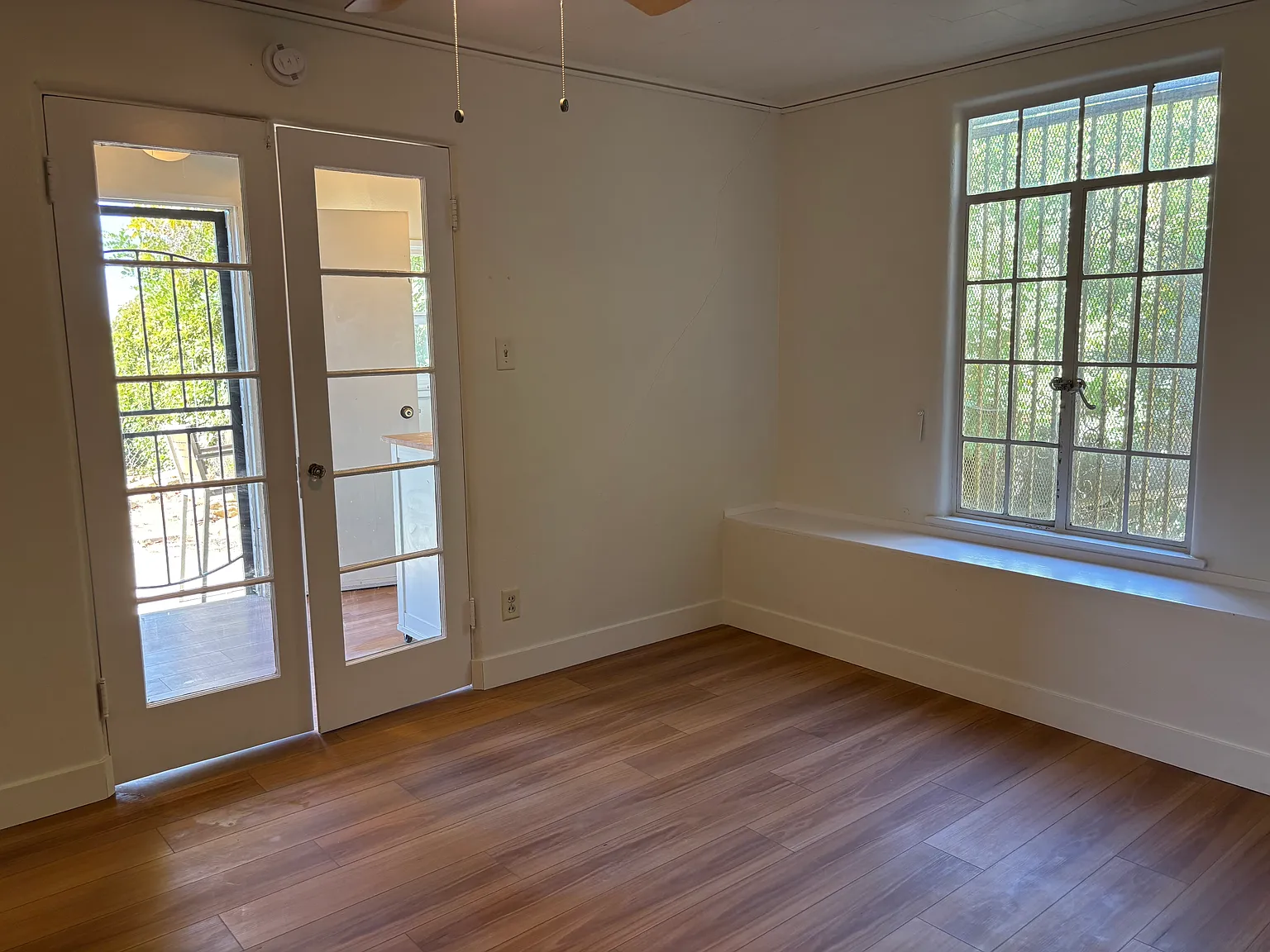 Studio, 500 sqft, $2,050 — Photo 2