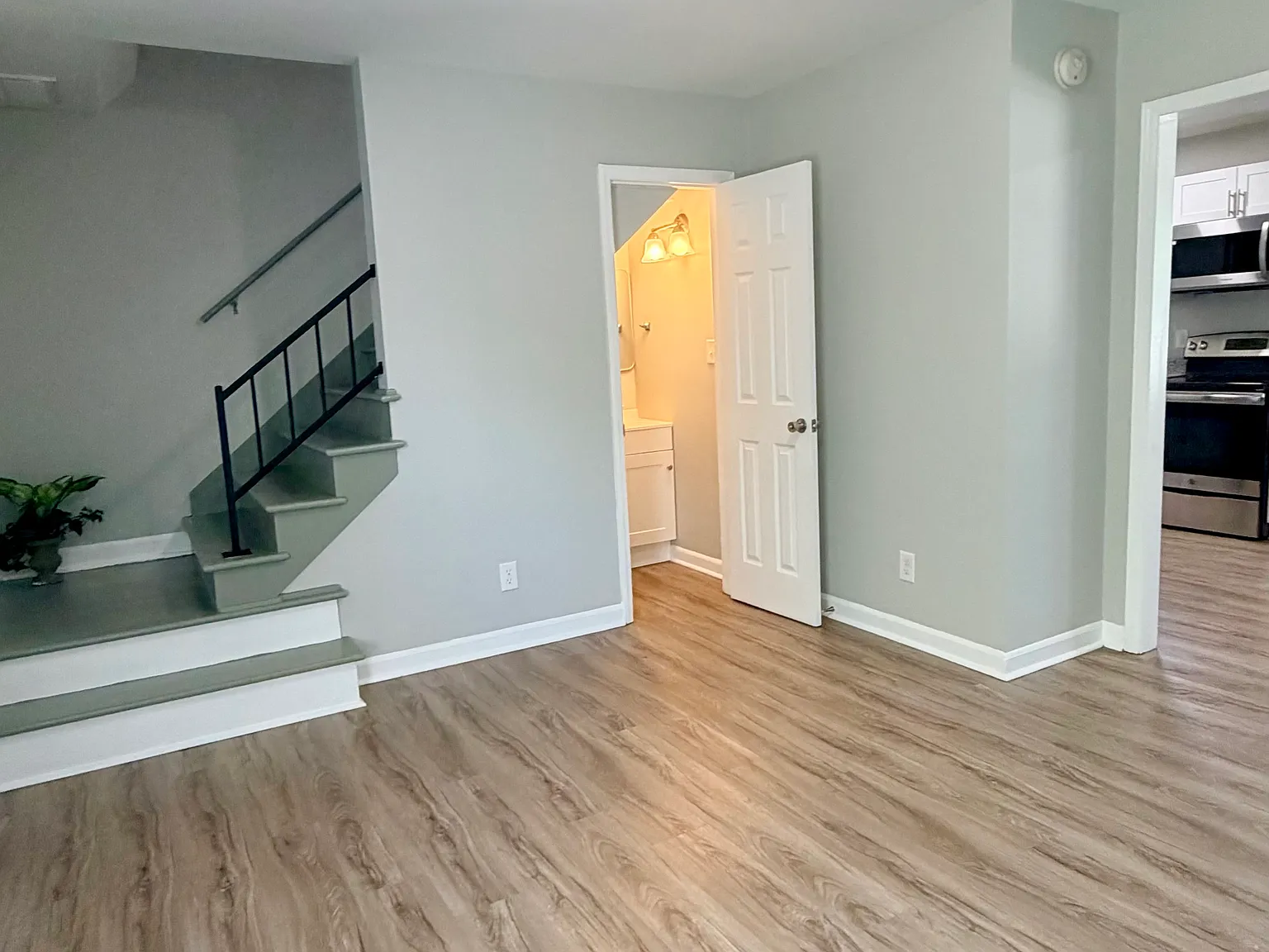 2 bed, 1.5 bath, $1,390 — Photo 2