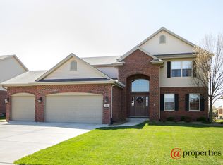 690 Peregrine Dr, New Lenox, IL 60451