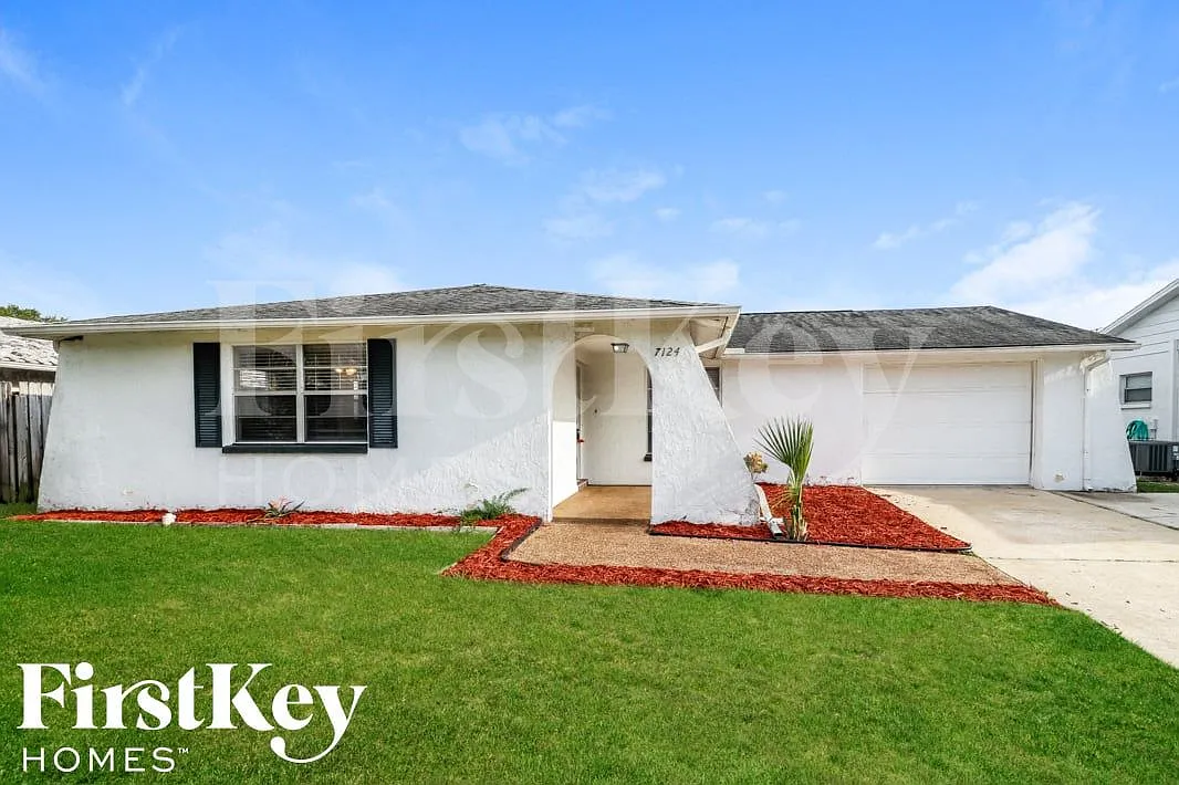 3 bed, 2.0 bath, 1424 sqft, $1,885 — Photo 1