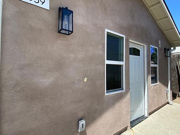 2nd image of 1039 E Phillips Blvd