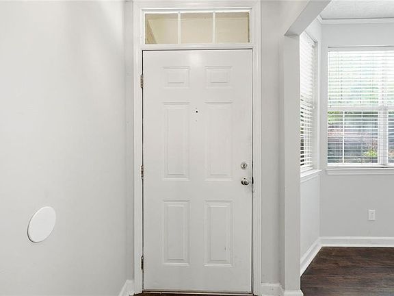 4th image of 64 Hammock Pl SE