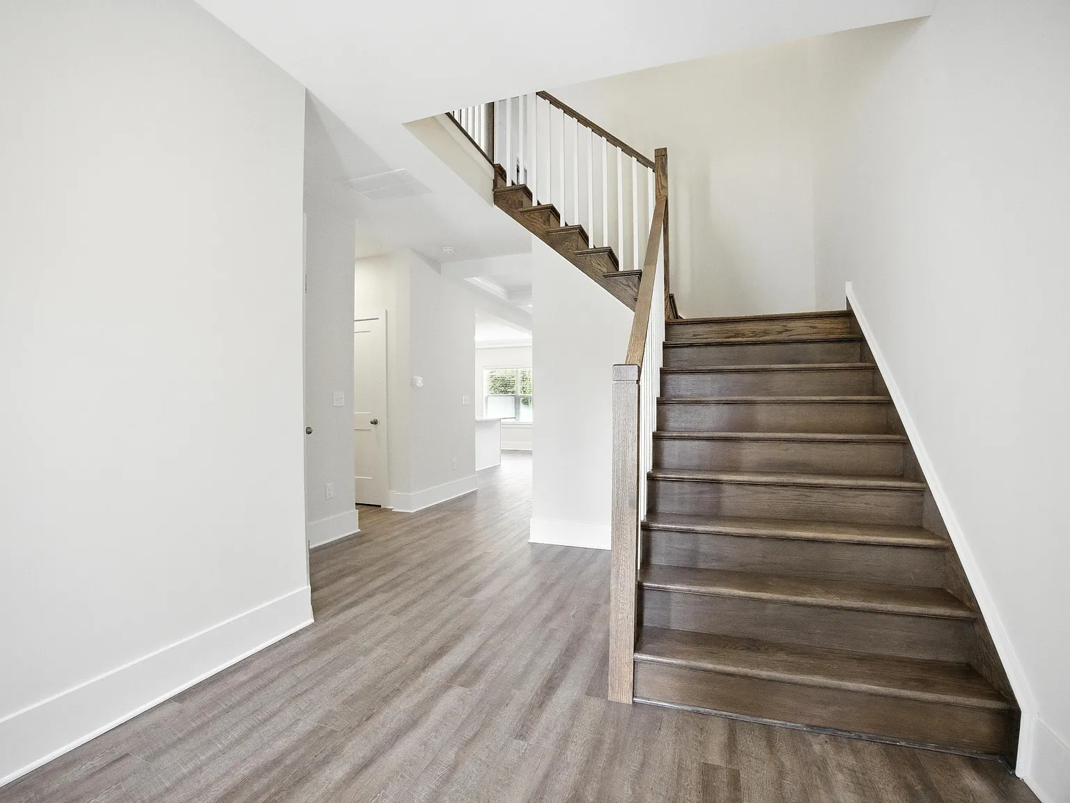 3 bed, 2.5 bath, 1790 sqft, $3,350 — Photo 3