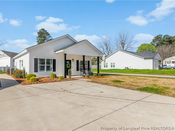 323 W Woodall St, Benson, NC 27504