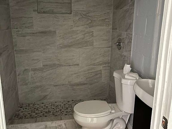 2nd image of 612 Highland Ave #B