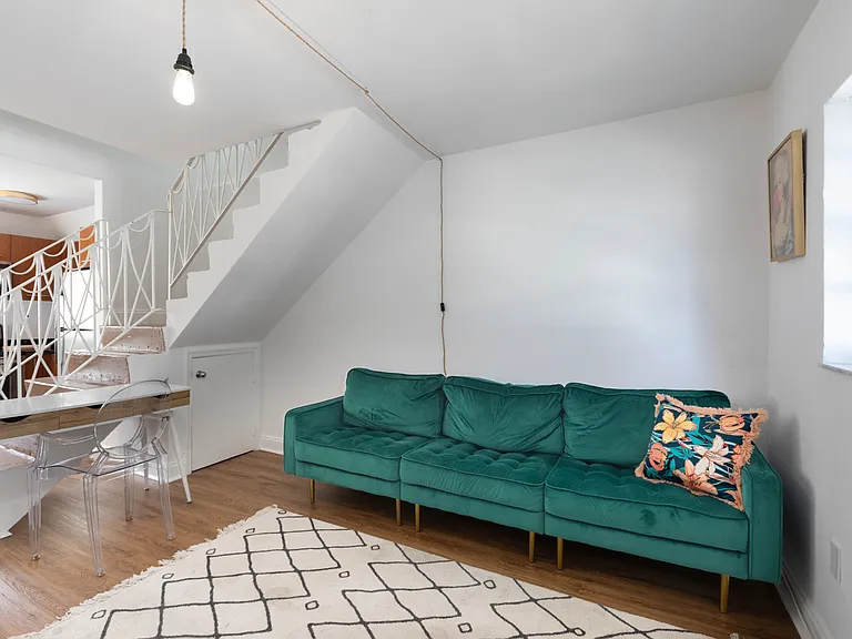 421 NE 68th St #7 — Photo 3