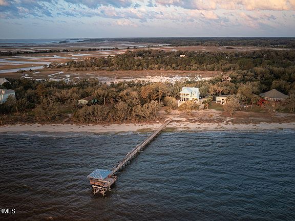 3rd image of 207 Sea Pines Drive