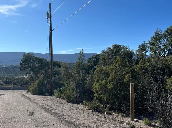 31 Camino Del Poniente, Tijeras, NM 87059
